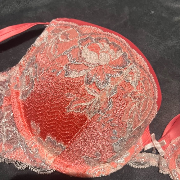 Victoria's Secret Coral Lace Bra - Picture 2 of 5